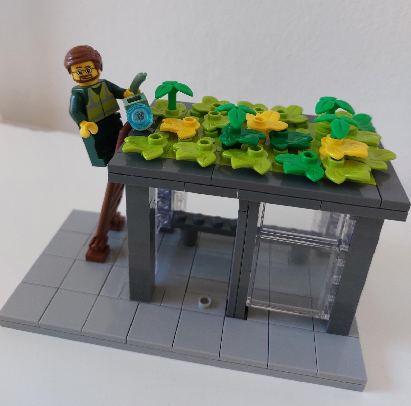 Build a Lego Green Roof Bus Stop
